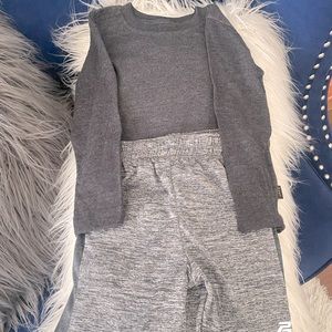 Boy 2 piece short set - long sleeves.  Size 2T